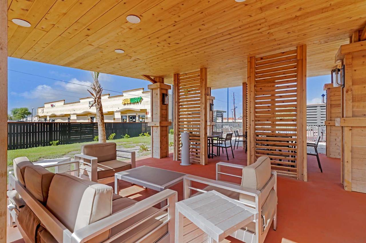 Best Western Corpus Christi Airport Hotel Exterior photo