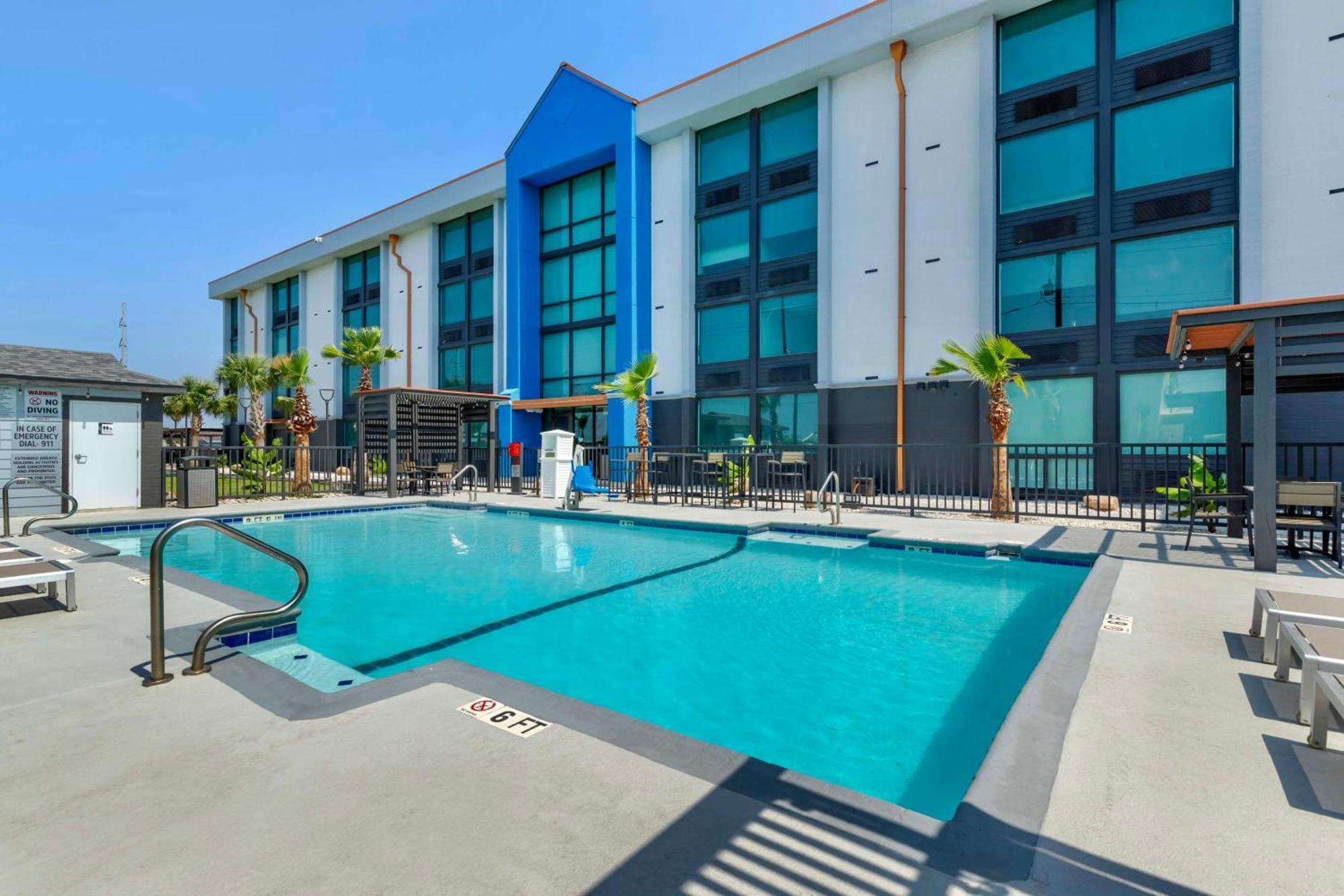 Best Western Corpus Christi Airport Hotel Exterior photo